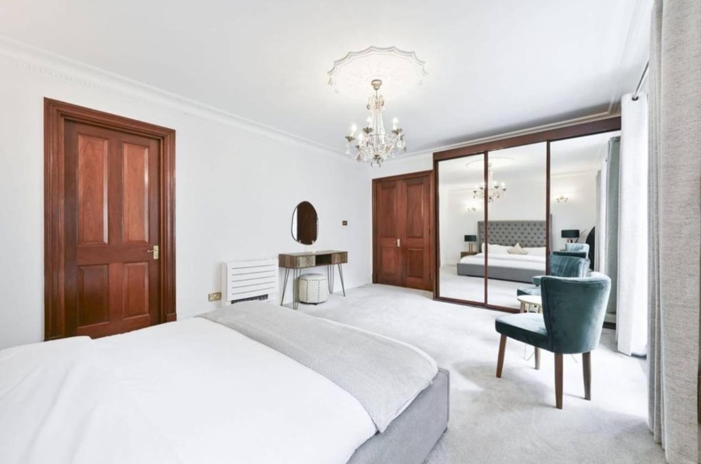 Carlton Court - Mayfair