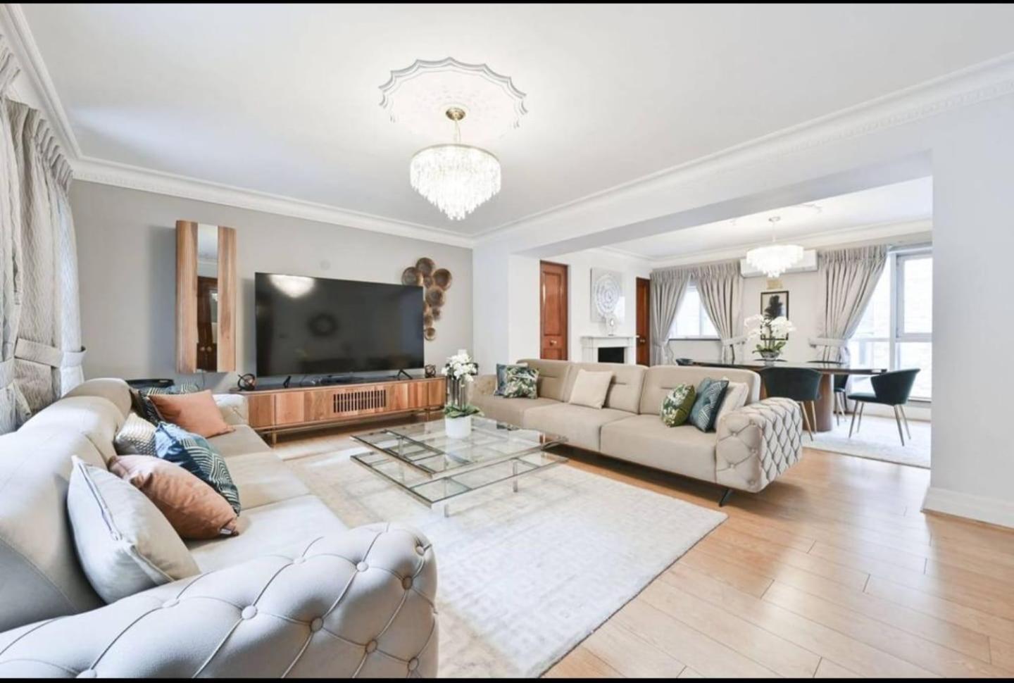 Carlton Court - Mayfair Aparthotel 5*