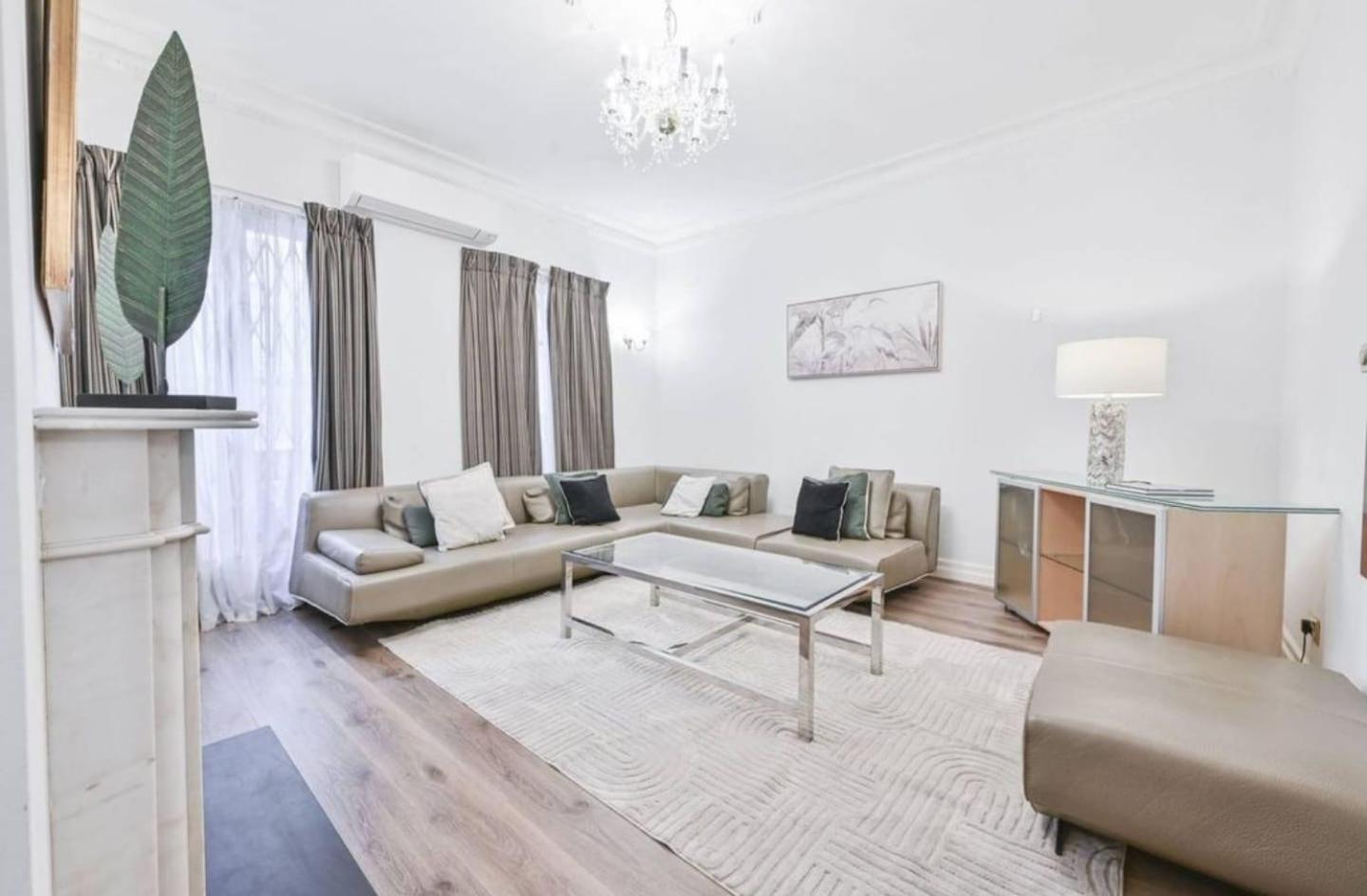 Carlton Court - Mayfair 5* London
