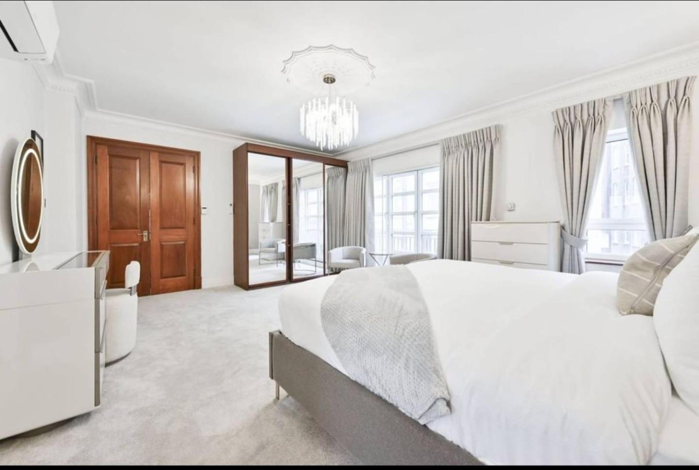 Aparthotel Carlton Court - Mayfair 5*