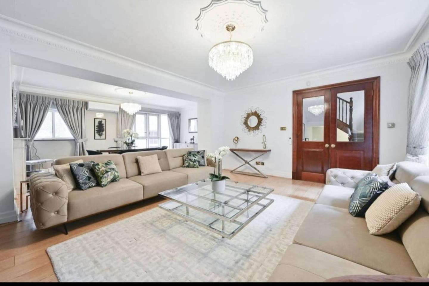 Carlton Court - Mayfair Aparthotel