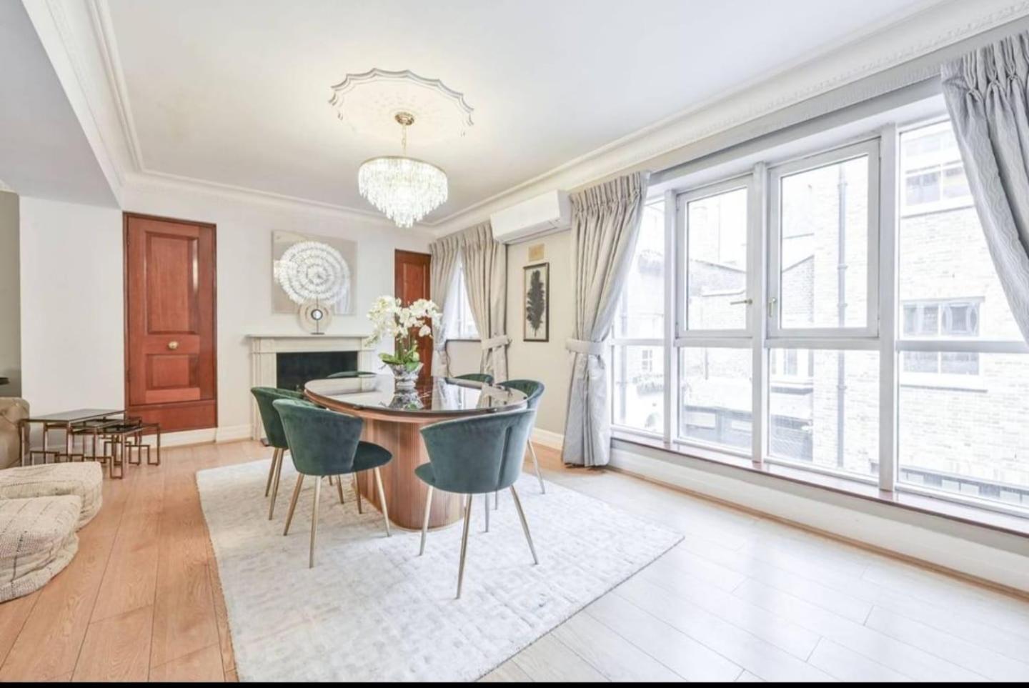 Aparthotel Carlton Court - Mayfair 5*