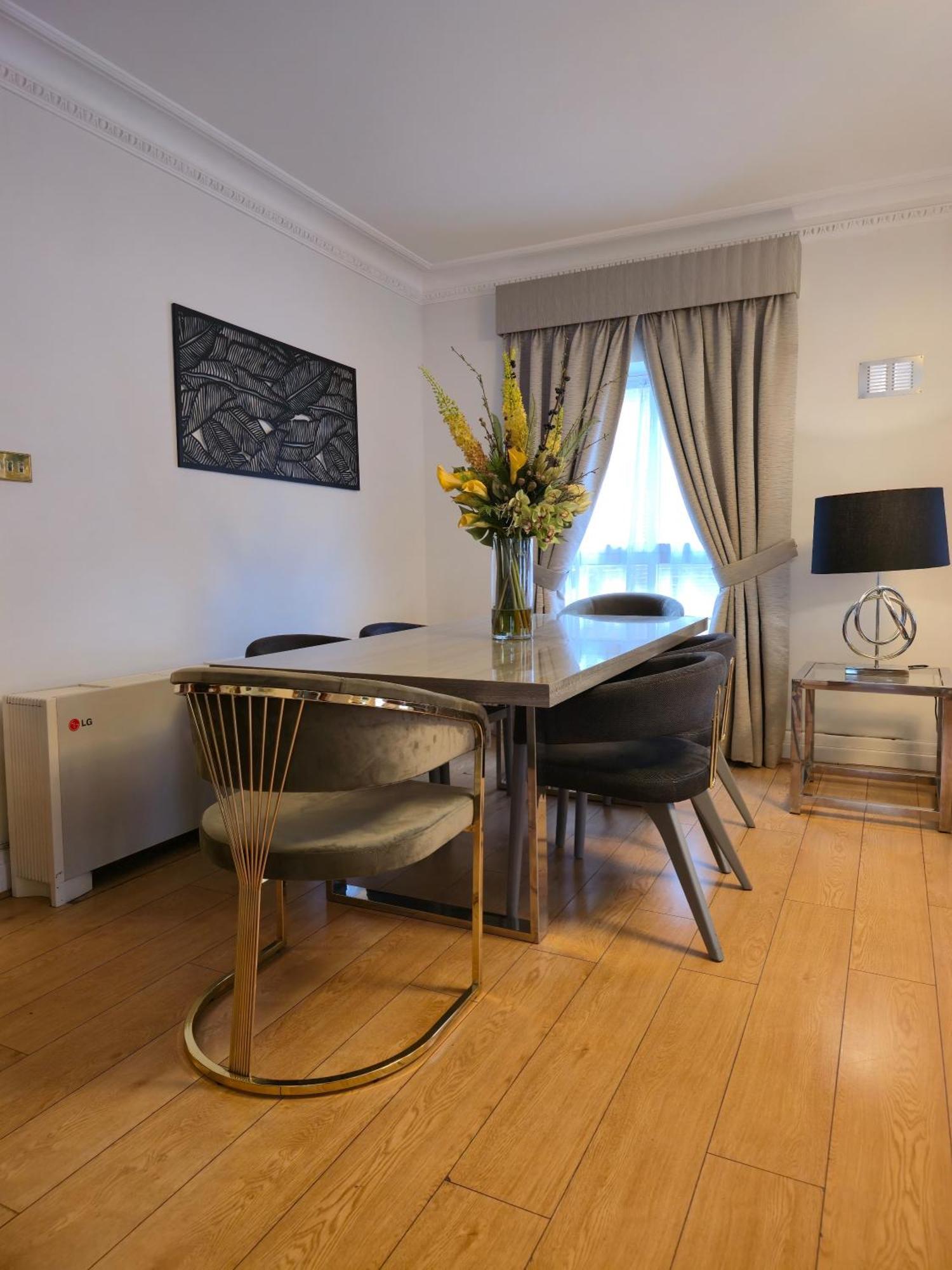 Carlton Court - Mayfair 5* London